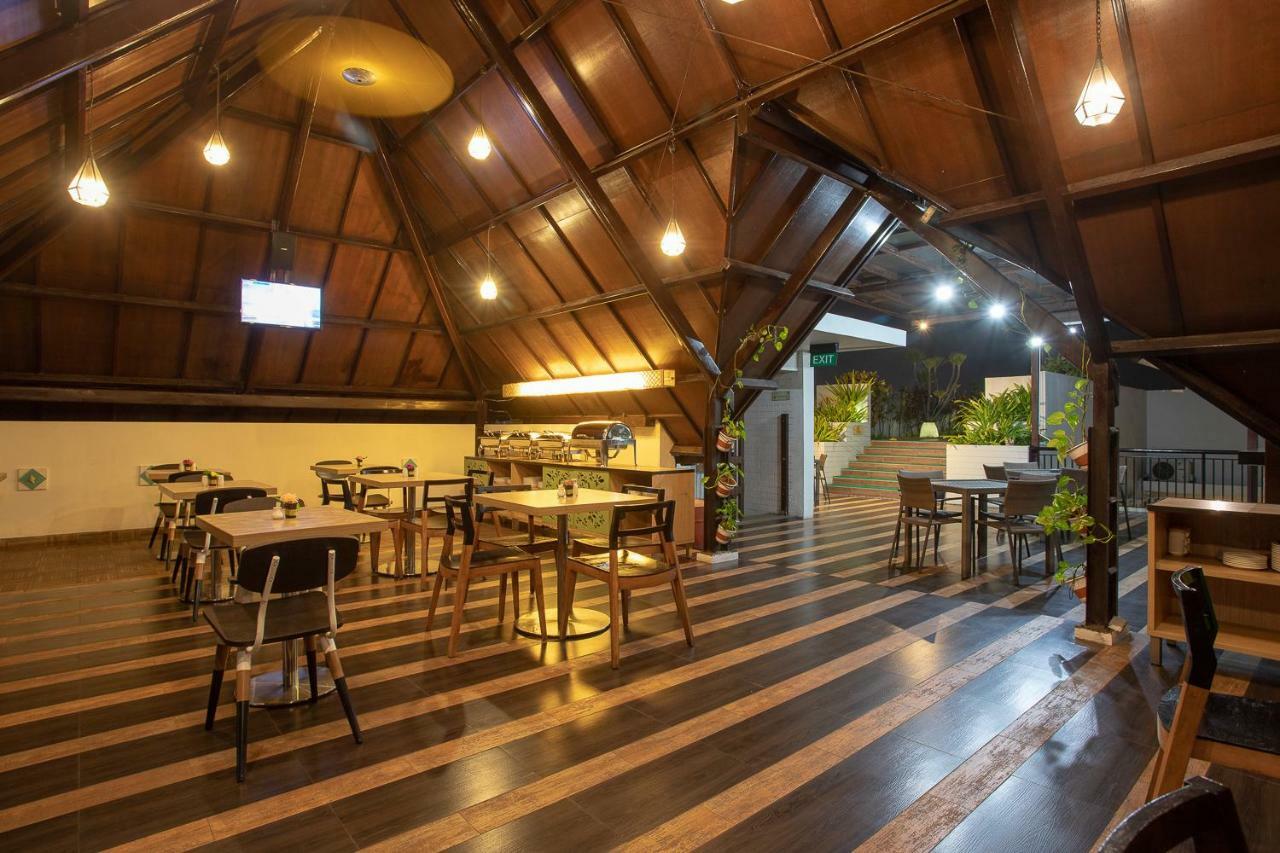 Hotel Airy Premier Seminyak Cendrawasih 28 Kuta Bali Exterior foto